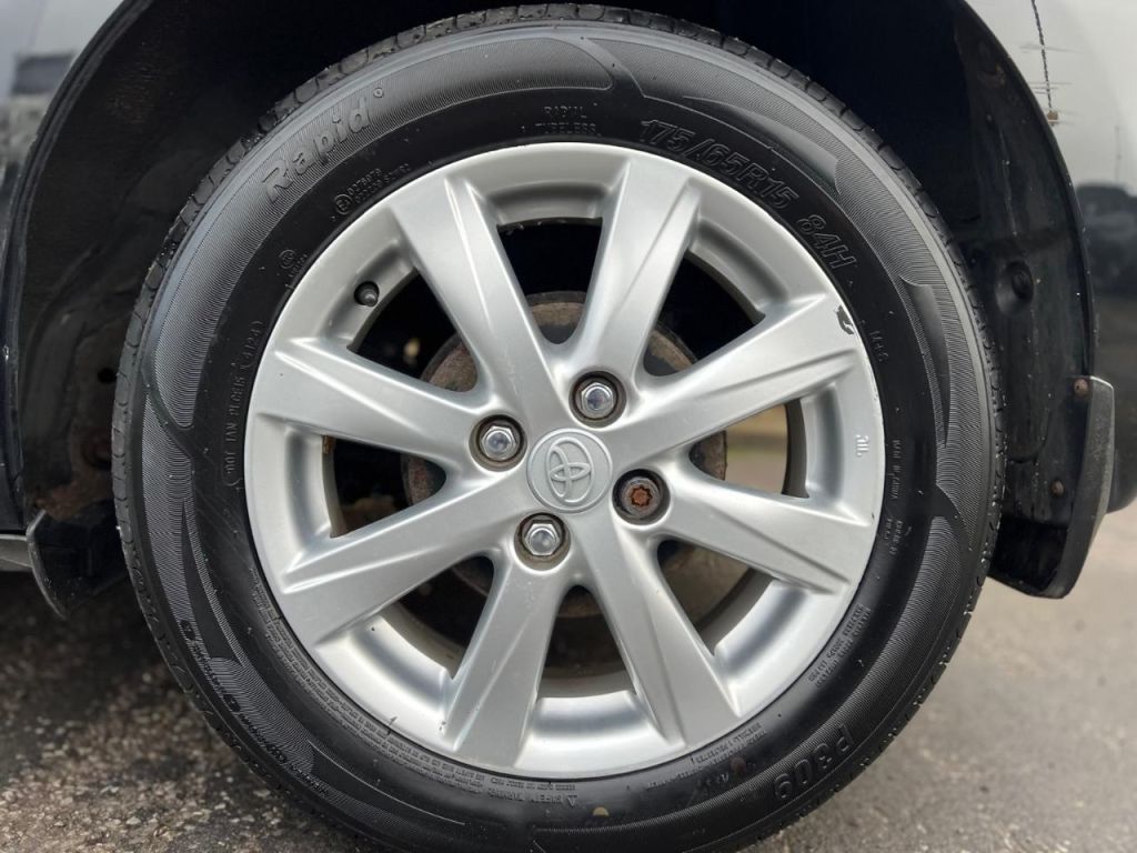 Used Toyota Yaris 2012 for sale - 77685104: Photo 32