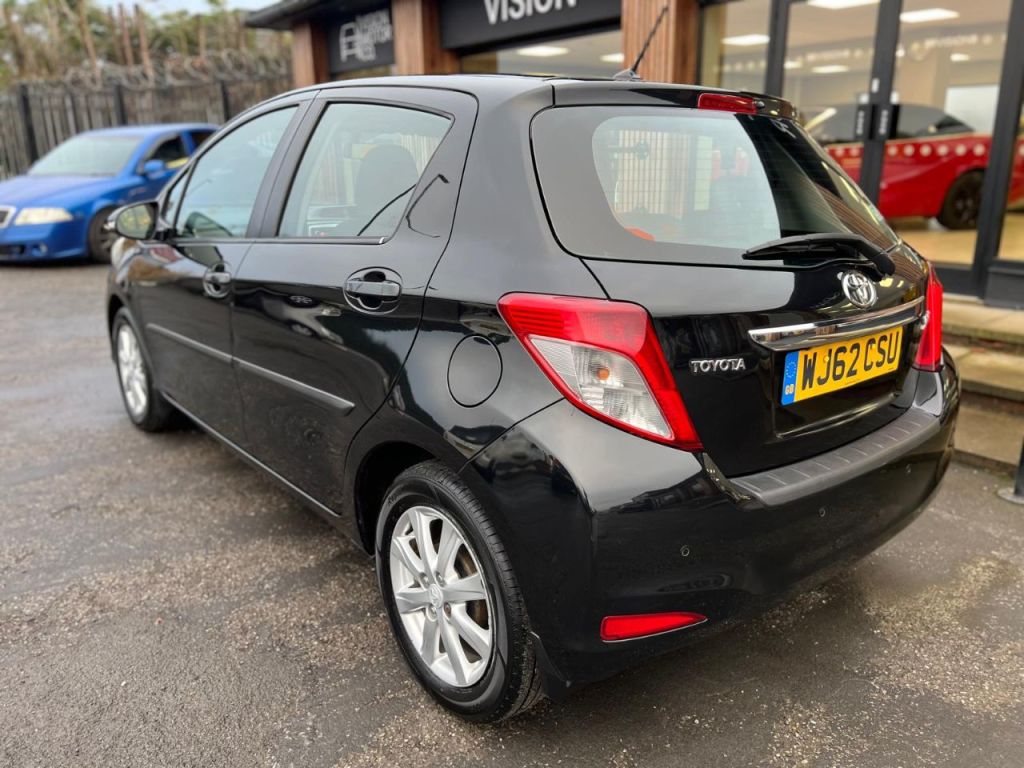 Used Toyota Yaris 2012 for sale - 77685104: Photo 5