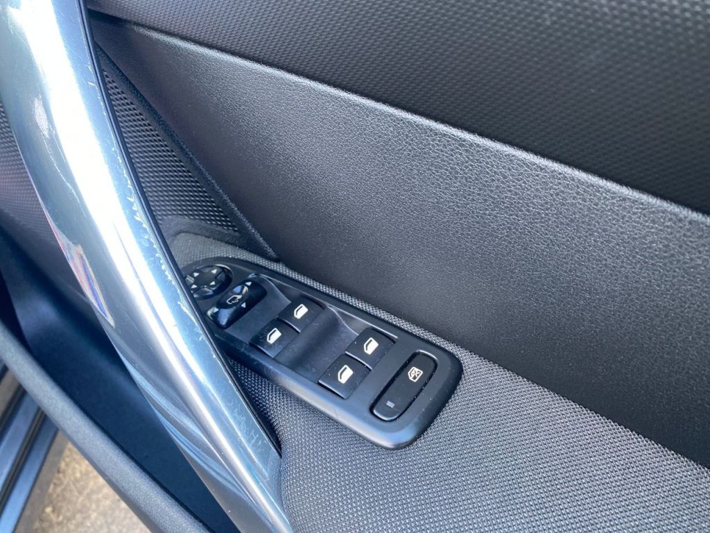 Used Peugeot 308 2012 for sale - 78153430: Photo 20