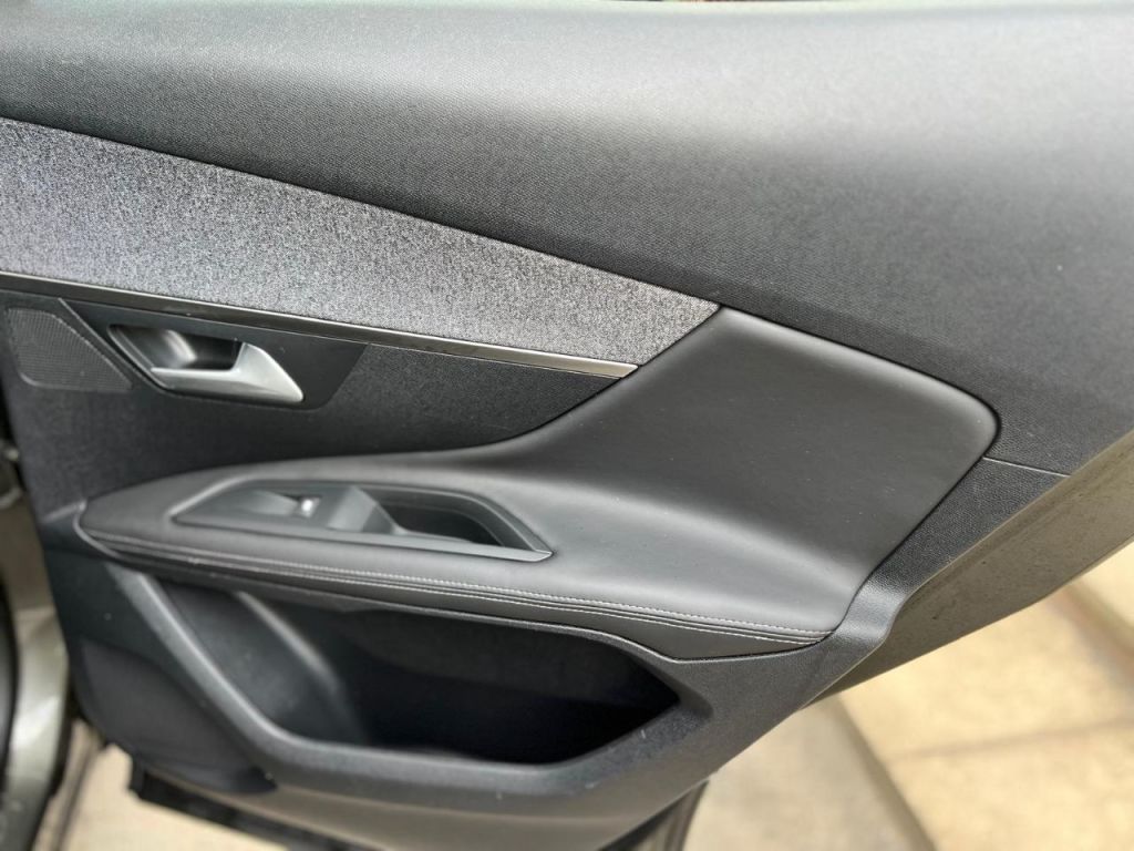 Used Peugeot 3008 2018 for sale - 76209927: Photo 17