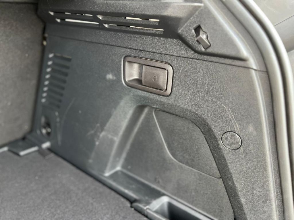 Used Peugeot 3008 2018 for sale - 76209927: Photo 23