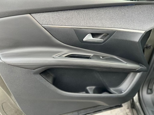 Used Peugeot 3008 2018 for sale - 76209927: Photo 30