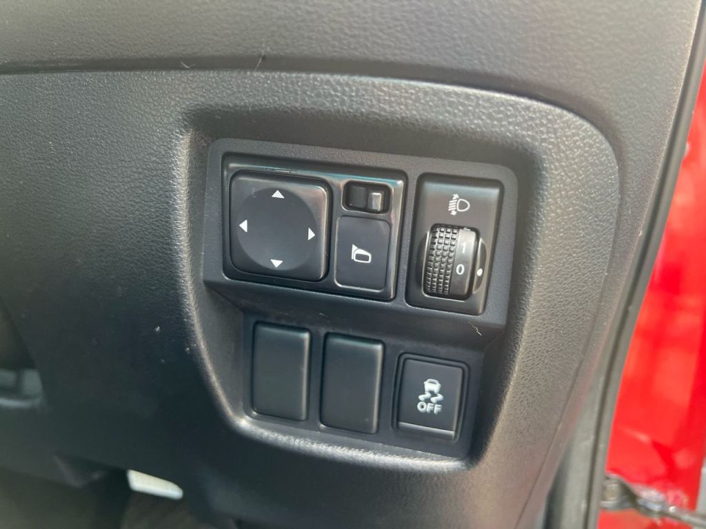 Used Nissan Juke 2014 for sale - 77685099: Photo 32