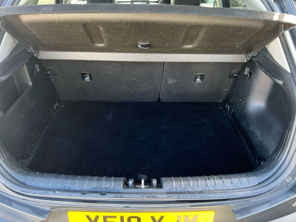 Used Kia Stonic 2018 for sale - 77836268: Photo 16