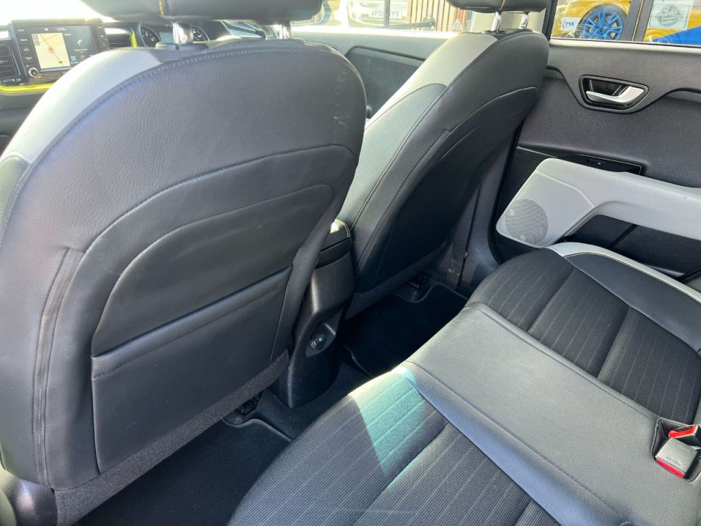 Used Kia Stonic 2018 for sale - 77836268: Photo 19