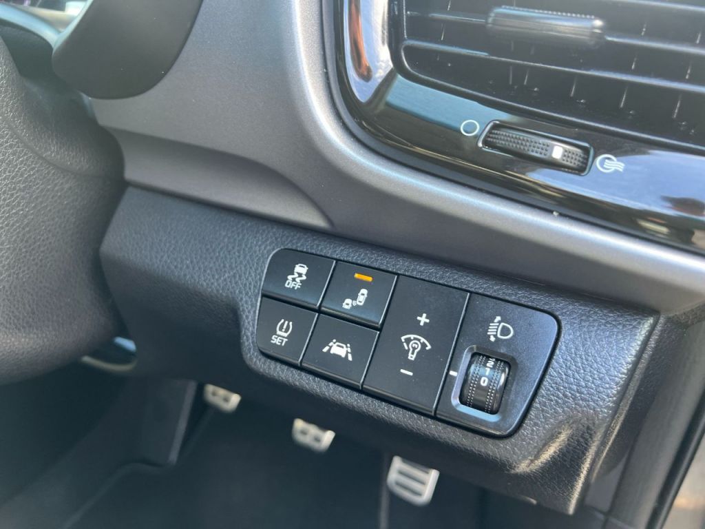 Used Kia Stonic 2018 for sale - 77836268: Photo 25