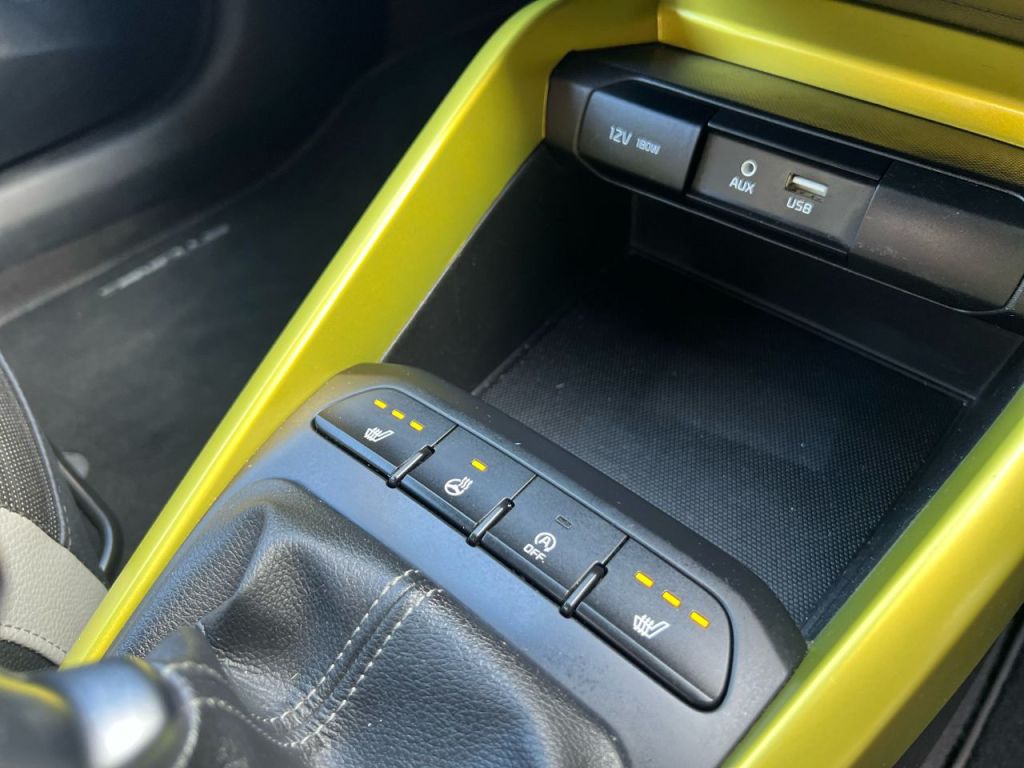 Used Kia Stonic 2018 for sale - 77836268: Photo 30