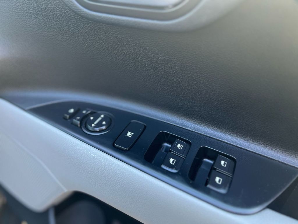 Used Kia Stonic 2018 for sale - 77836268: Photo 38