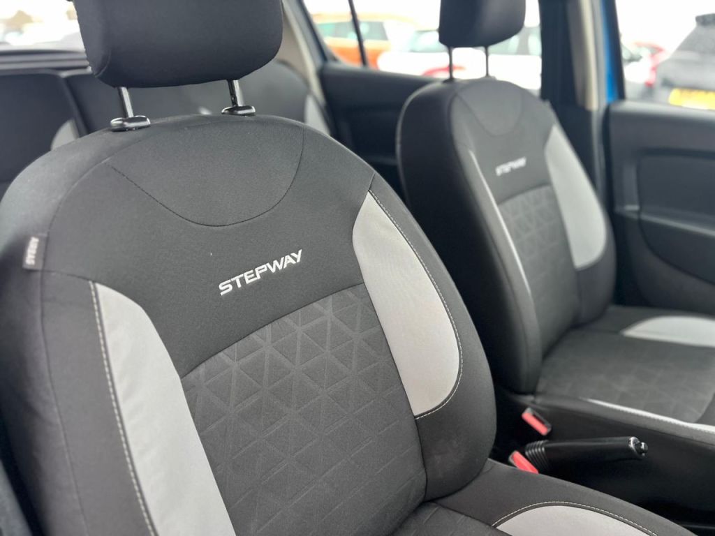 Used Dacia Sandero Stepway 2015 for sale - 77136018: Photo 19