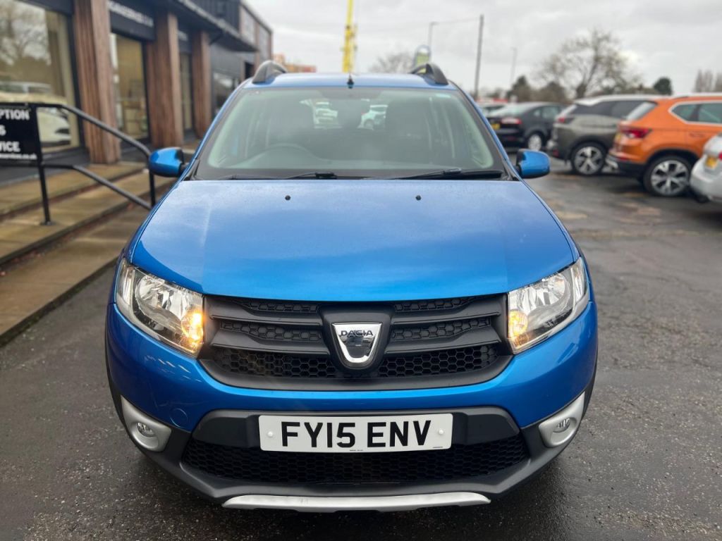 Used Dacia Sandero Stepway 2015 for sale - 77136018: Photo 2