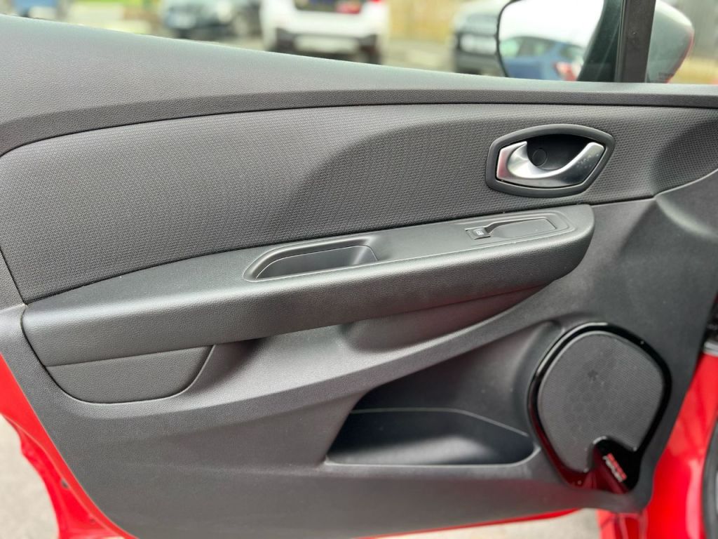 Used Renault Clio 2019 for sale - 77990214: Photo 32