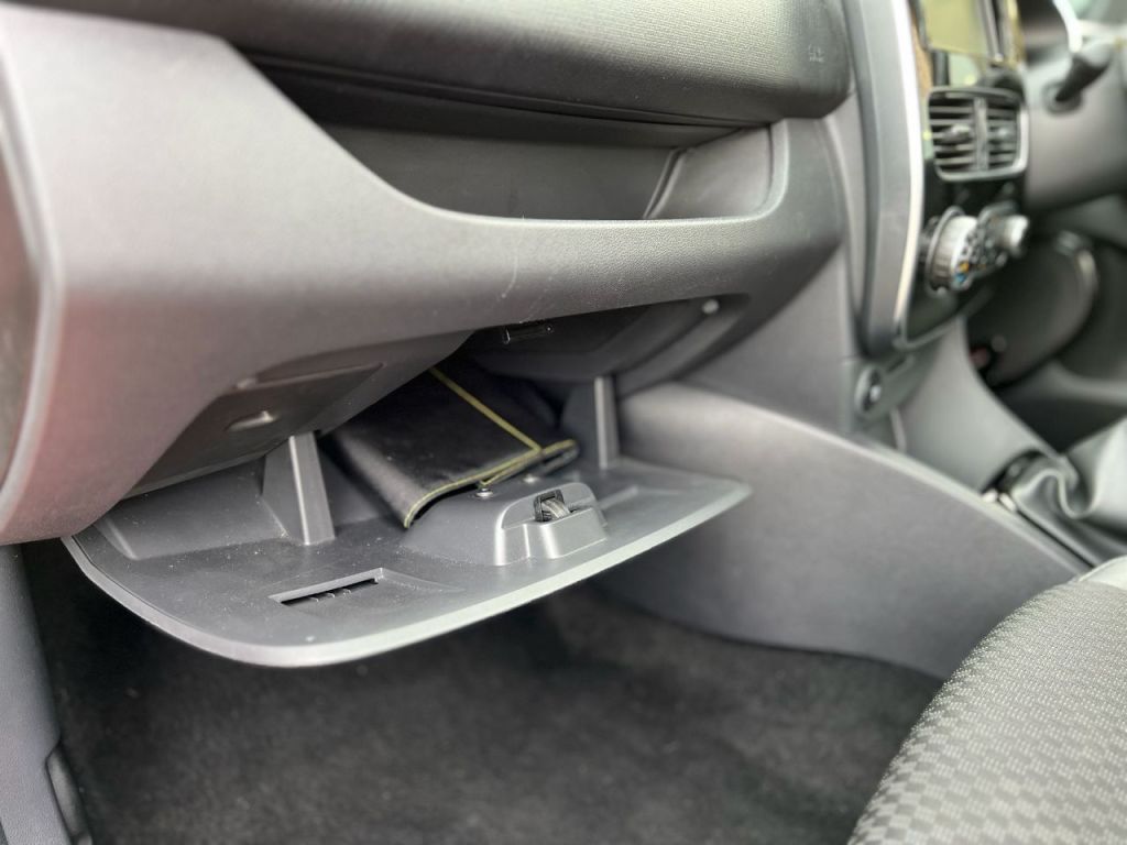 Used Renault Clio 2019 for sale - 77990214: Photo 33