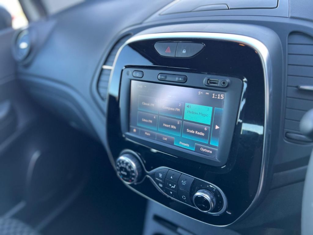 Used Renault Captur 2018 for sale - 76653915: Photo 2