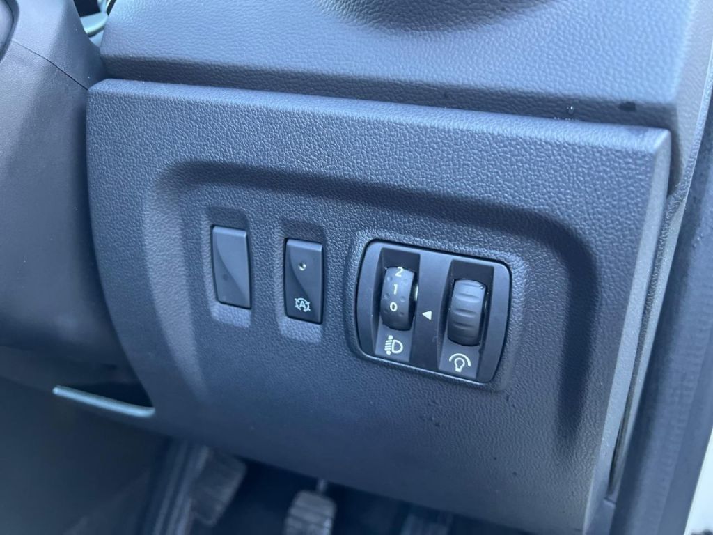 Used Renault Captur 2018 for sale - 76653915: Photo 41