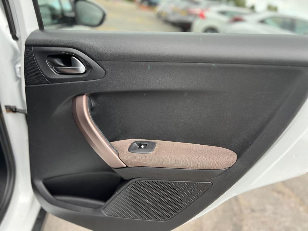 Used Peugeot 2008 2014 for sale - 77301532: Photo 18