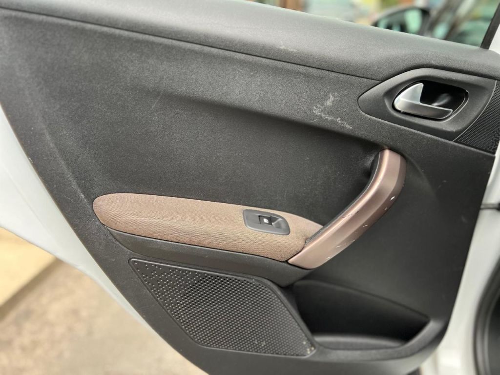 Used Peugeot 2008 2014 for sale - 77301532: Photo 22