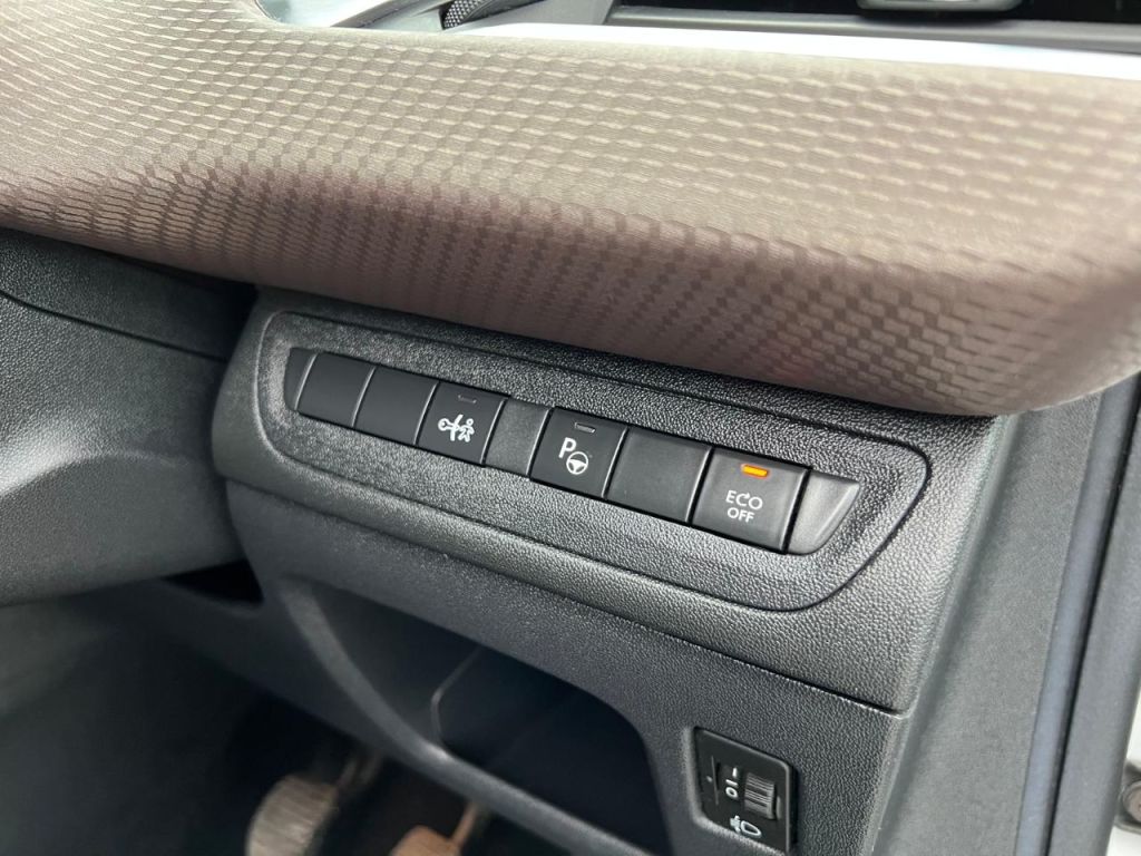 Used Peugeot 2008 2014 for sale - 77301532: Photo 26