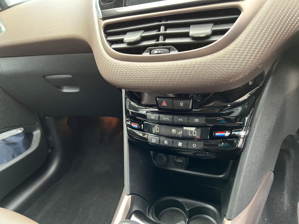 Used Peugeot 2008 2014 for sale - 77301532: Photo 28