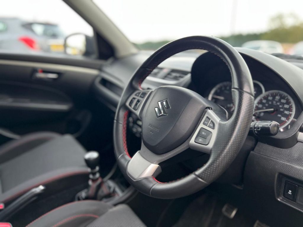 Used Suzuki Swift 2014 for sale - 76405758: Photo 9