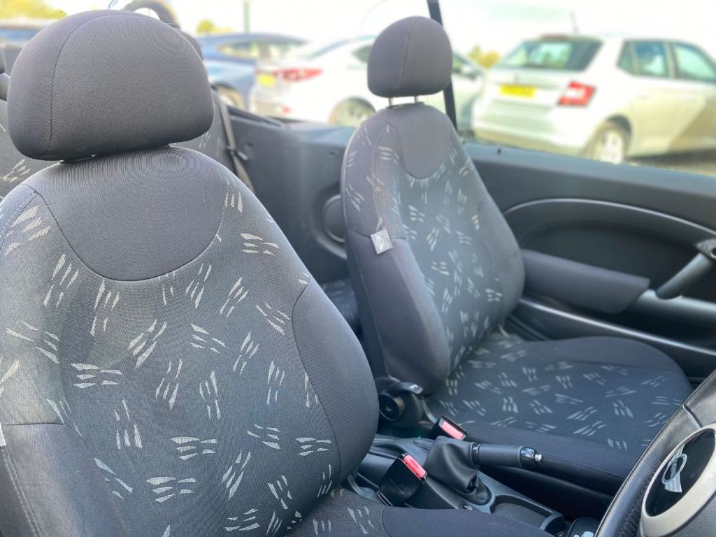 Used MINI Convertible 2006 for sale - 76405787: Photo 11