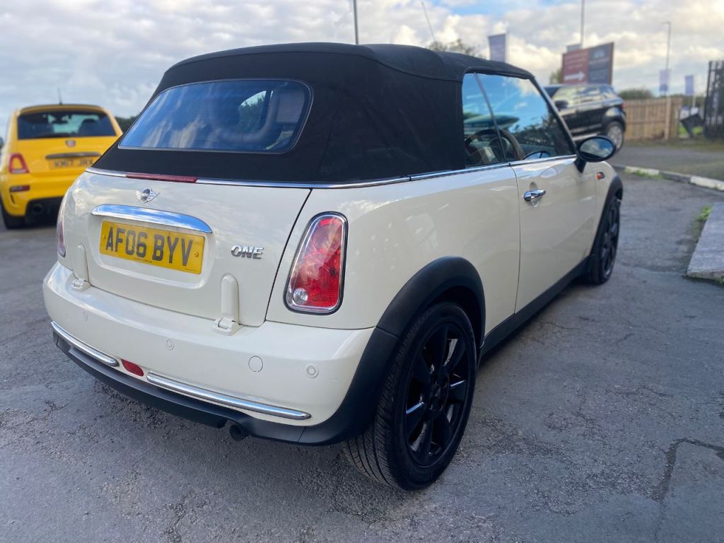 Used MINI Convertible 2006 for sale - 76405787: Photo 22