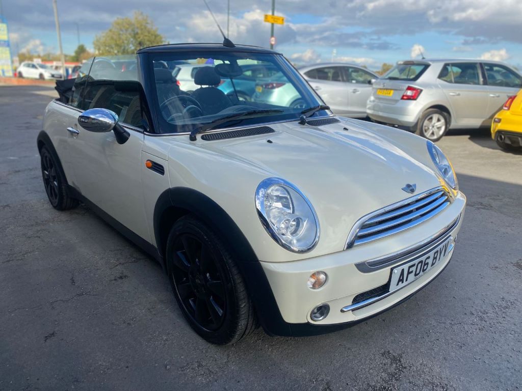 Used MINI Convertible 2006 for sale - 76405787: Photo 4