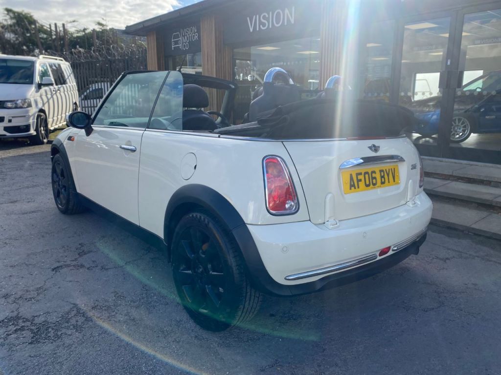 Used MINI Convertible 2006 for sale - 76405787: Photo 7