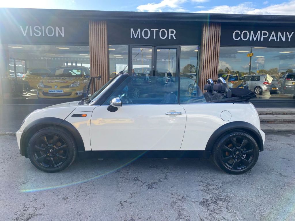 Used MINI Convertible 2006 for sale - 76405787: Photo 8