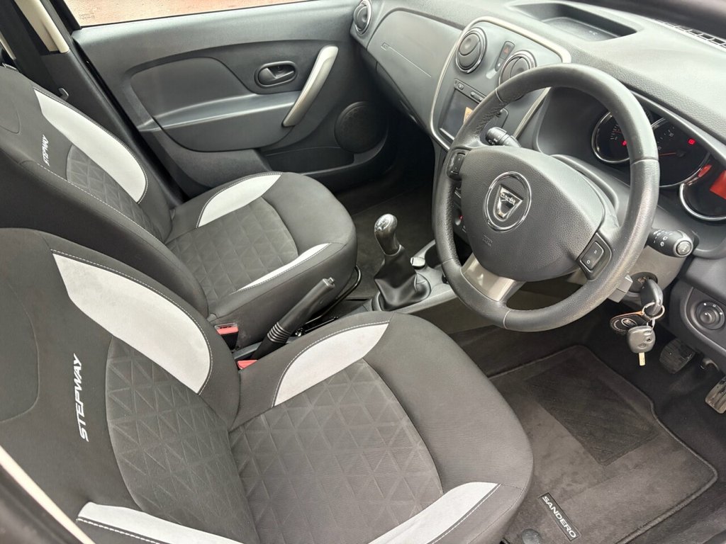 Used Dacia Sandero Stepway 2016 for sale - 77681153: Photo 10