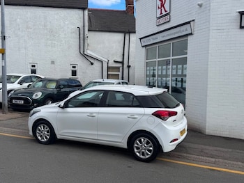 Used Hyundai i20 2017 for sale - 79334296: Photo