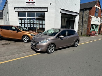 Used Peugeot 208 2013 for sale - 78839724: Photo