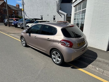 Used Peugeot 208 2013 for sale - 78839724: Photo