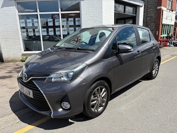 Used Toyota Yaris 2015 for sale - 78597905: Photo