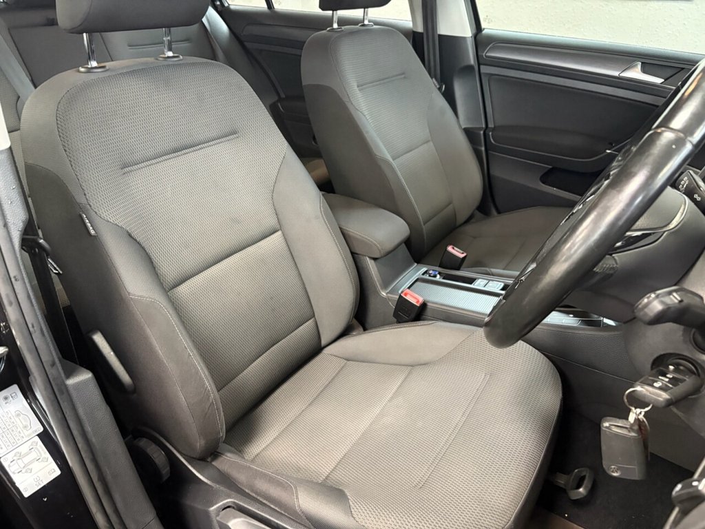 Used Volkswagen Golf 2017 for sale - 76559040: Photo 12