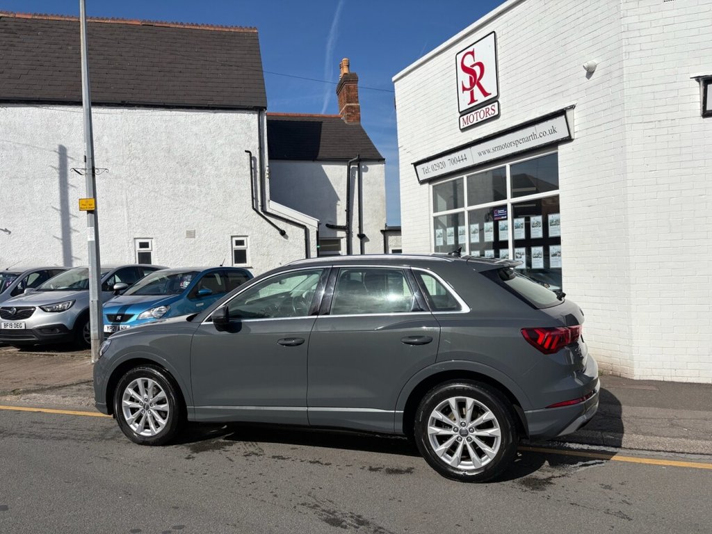 Used Audi Q3 2019 for sale - 78153651: Photo 2