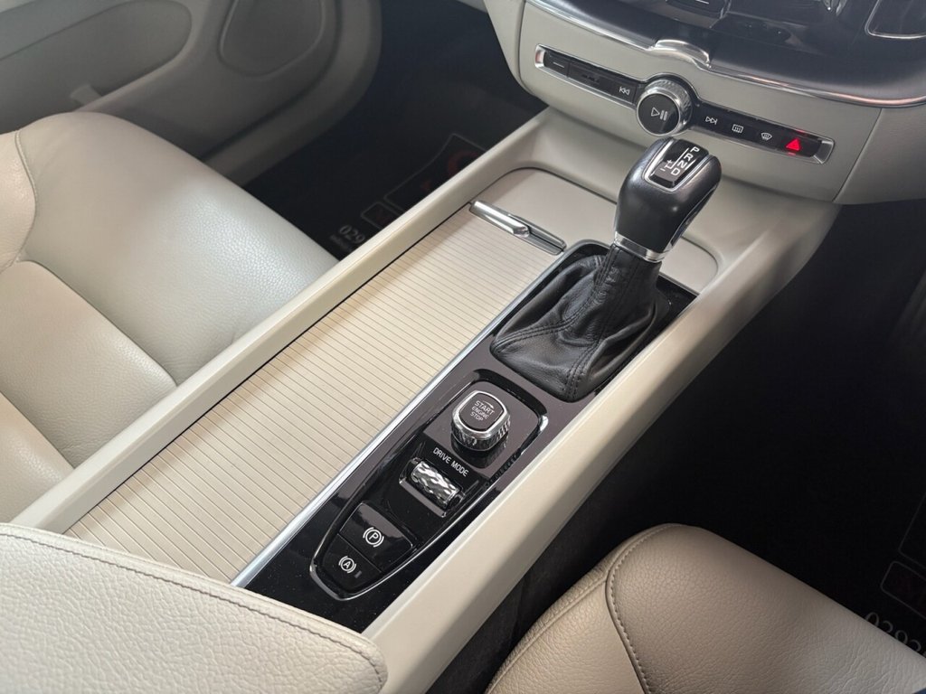 Used Volvo XC60 2018 for sale - 76068773: Photo 25