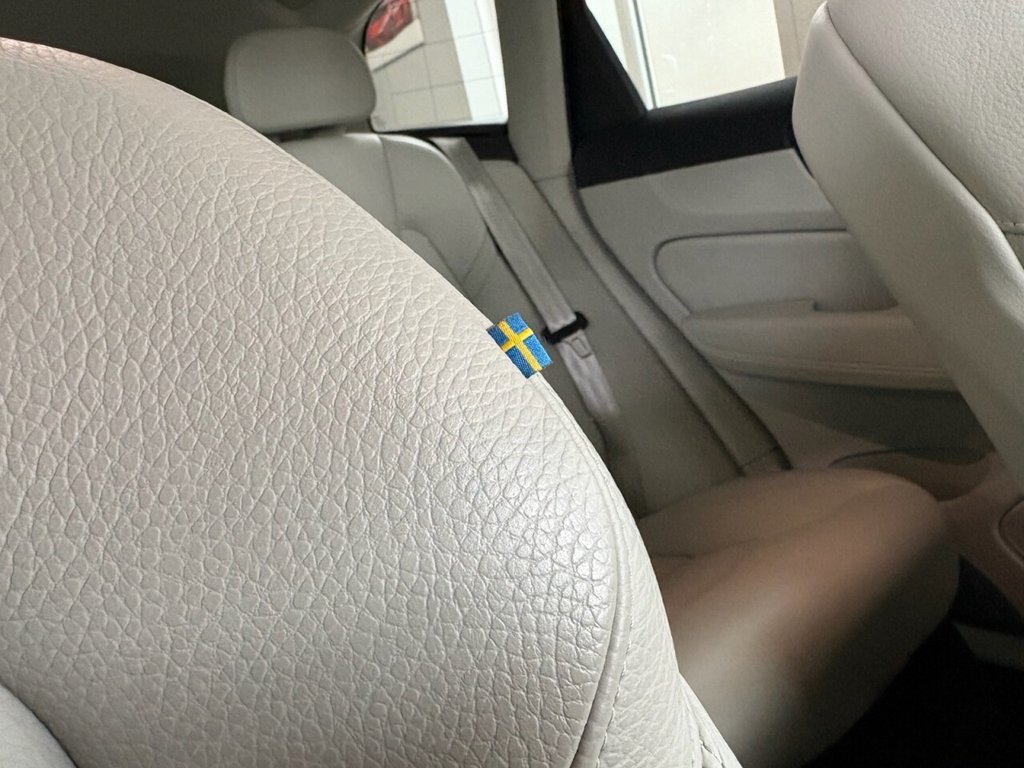 Used Volvo XC60 2018 for sale - 76068773: Photo 32