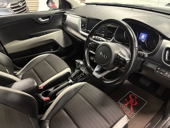 Used Kia Stonic 2018 for sale - 78632275: Photo