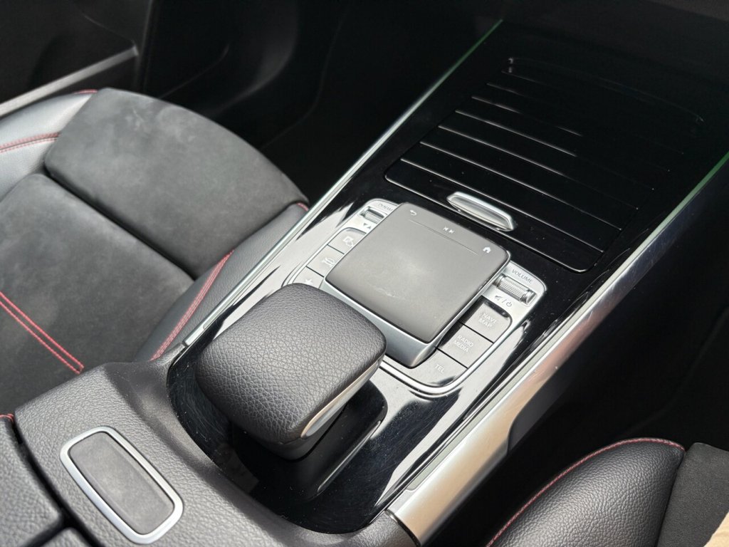 Used Mercedes-Benz GLB 2020 for sale - 76848111: Photo 27