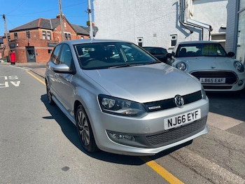 Used Volkswagen Polo 2016 for sale - 79154780: Photo