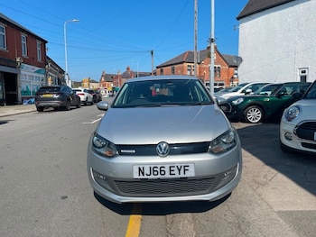 Used Volkswagen Polo 2016 for sale - 79154780: Photo