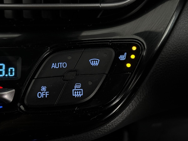 Used Toyota C-HR 2023 for sale - 76310224: Photo 19