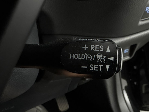 Used Toyota C-HR 2023 for sale - 76310224: Photo 22