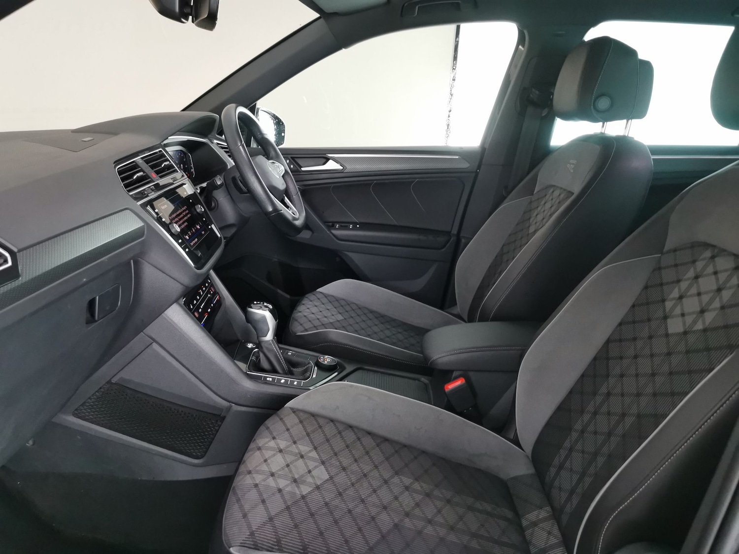 Used Volkswagen Tiguan for sale - 77208079: Photo 4