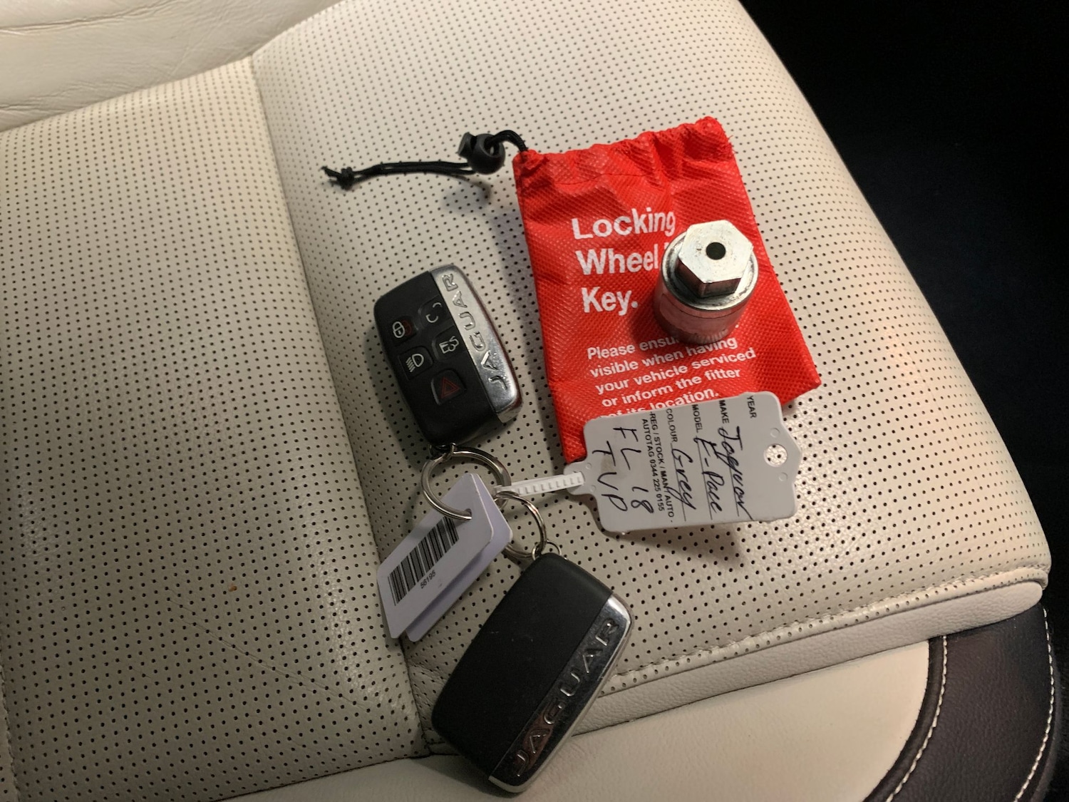 Used Jaguar F-Pace 2018 for sale - 76525969: Photo 32