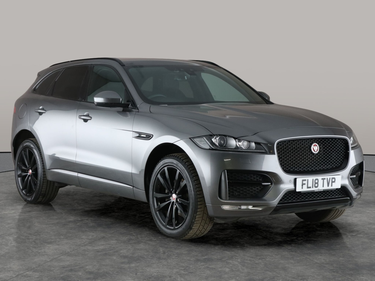 Used Jaguar F-Pace 2018 for sale - 76525969: Photo 8
