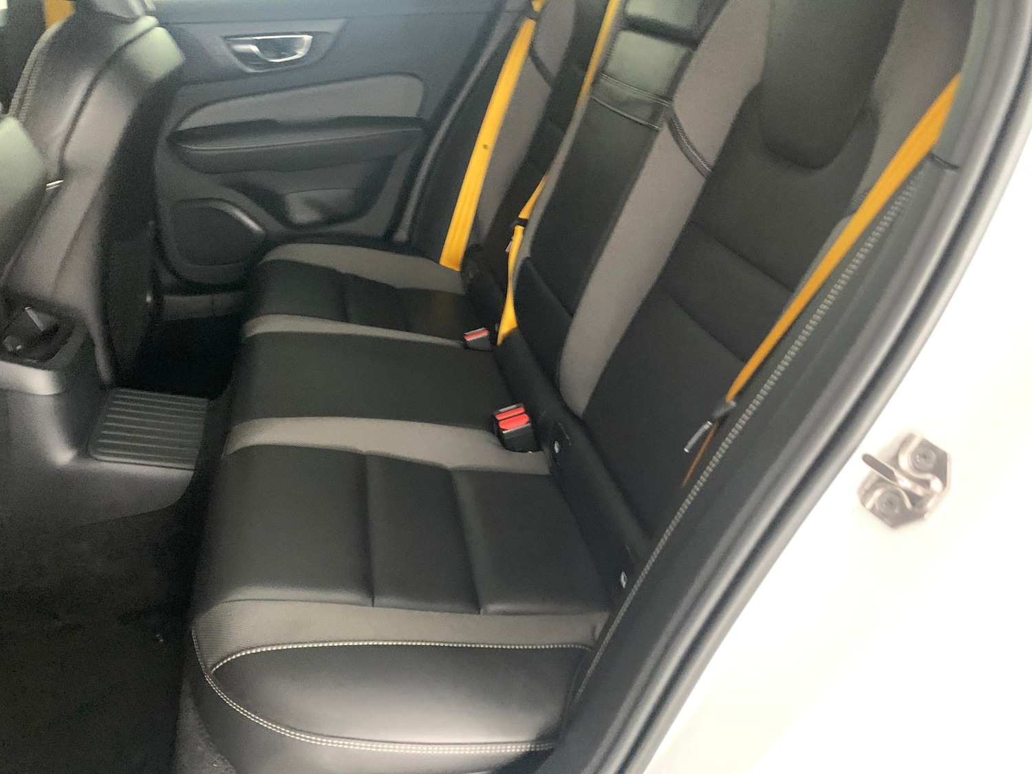 Used Volvo V60 for sale - 76859751: Photo 33