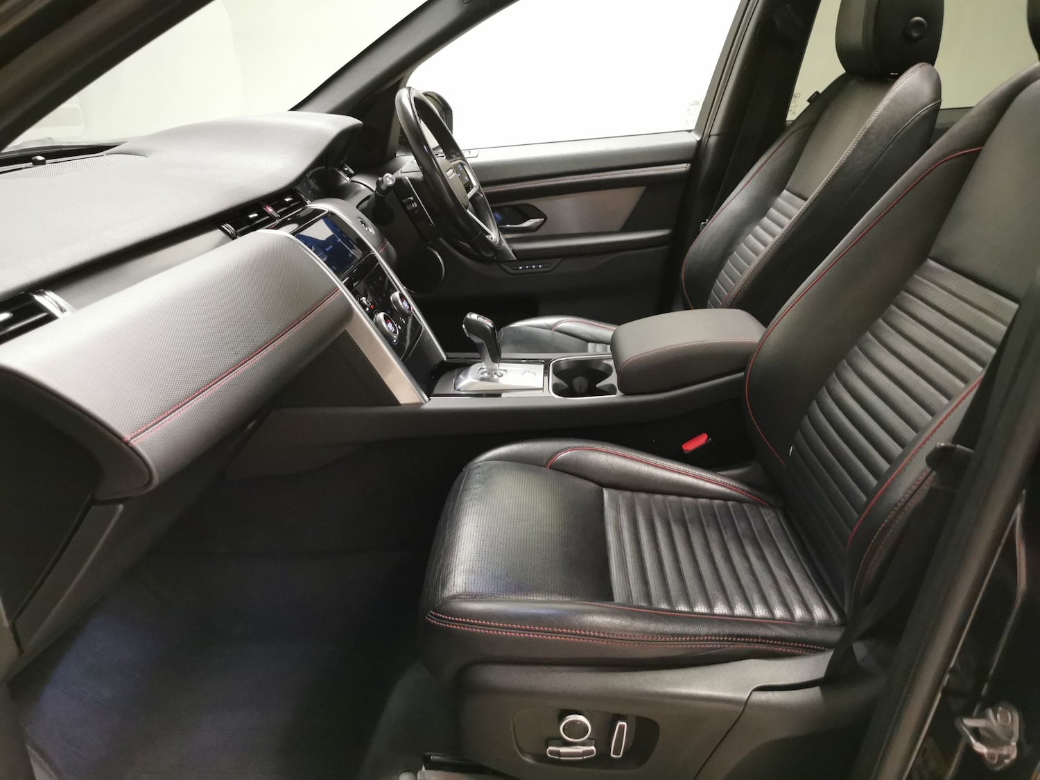 Used Land Rover Discovery Sport 2022 for sale - 78140649: Photo 4