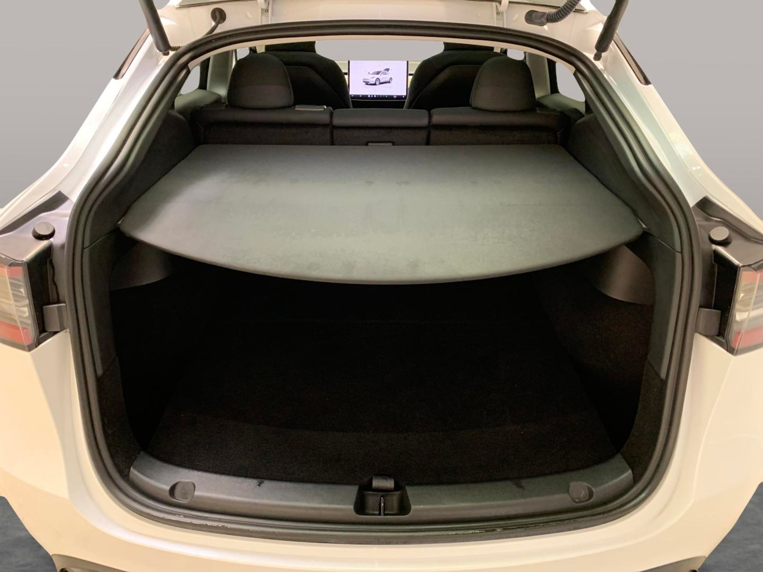 Used Tesla Model Y 2023 for sale - 76531915: Photo 32