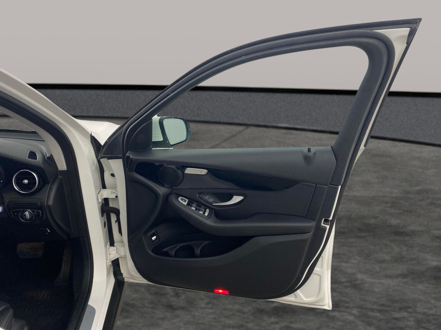 Used Mercedes-Benz GLC 2020 for sale - 77675974: Photo 28